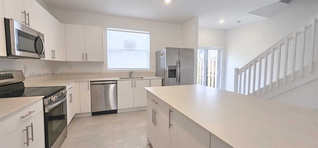 145 Se 11 Ave #145 - Photo 6 of 17