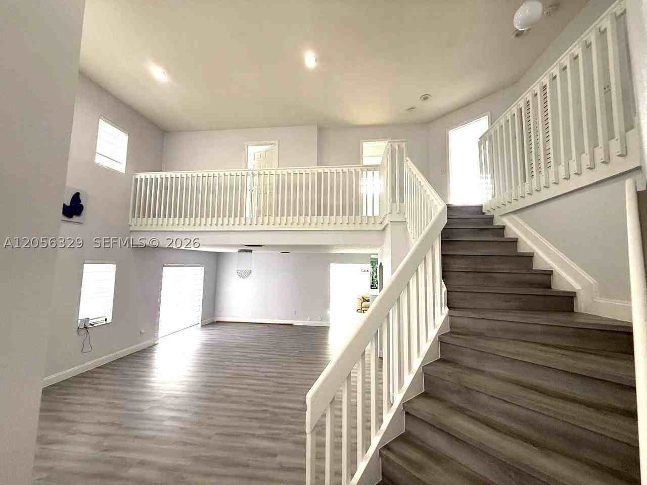9352 Sw 155th Ave - Photo 4 of 27