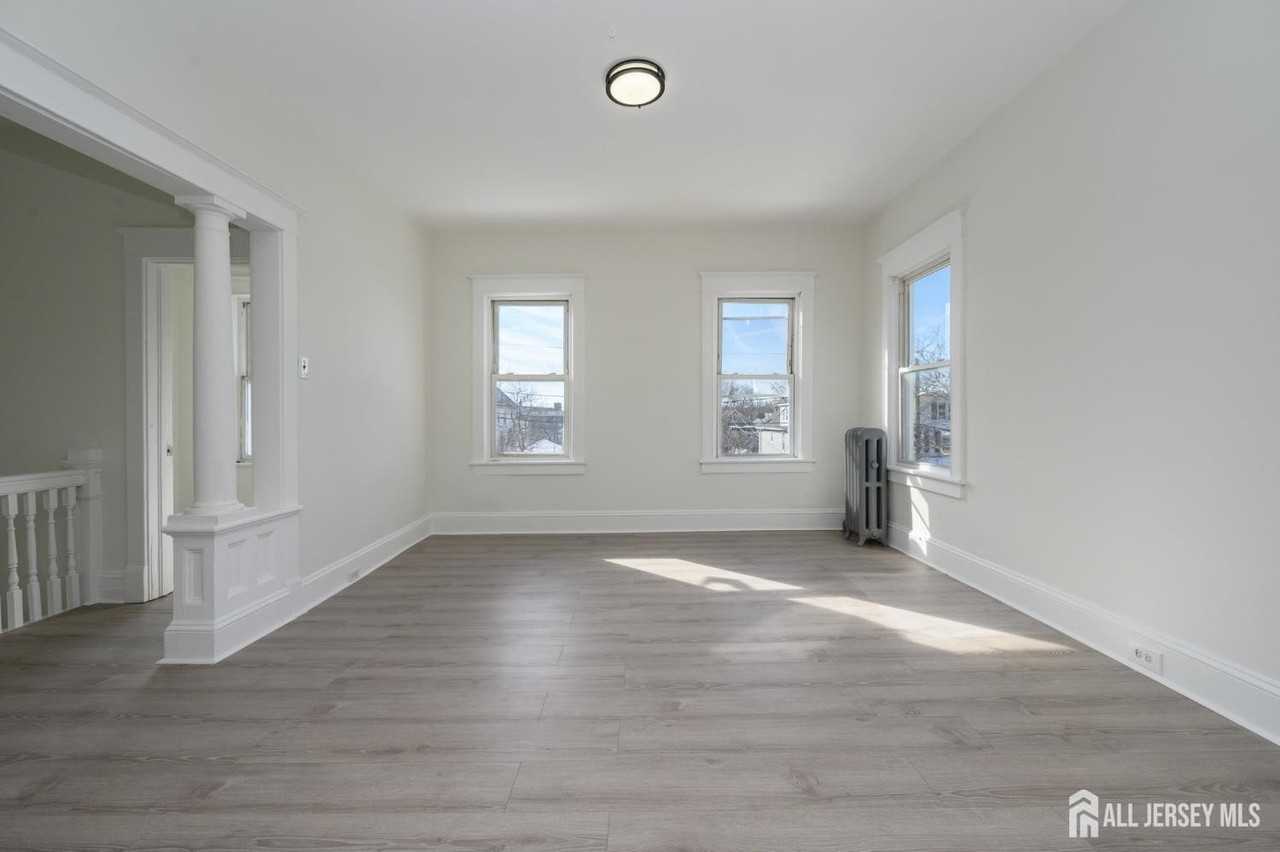 377 Delavan St #2