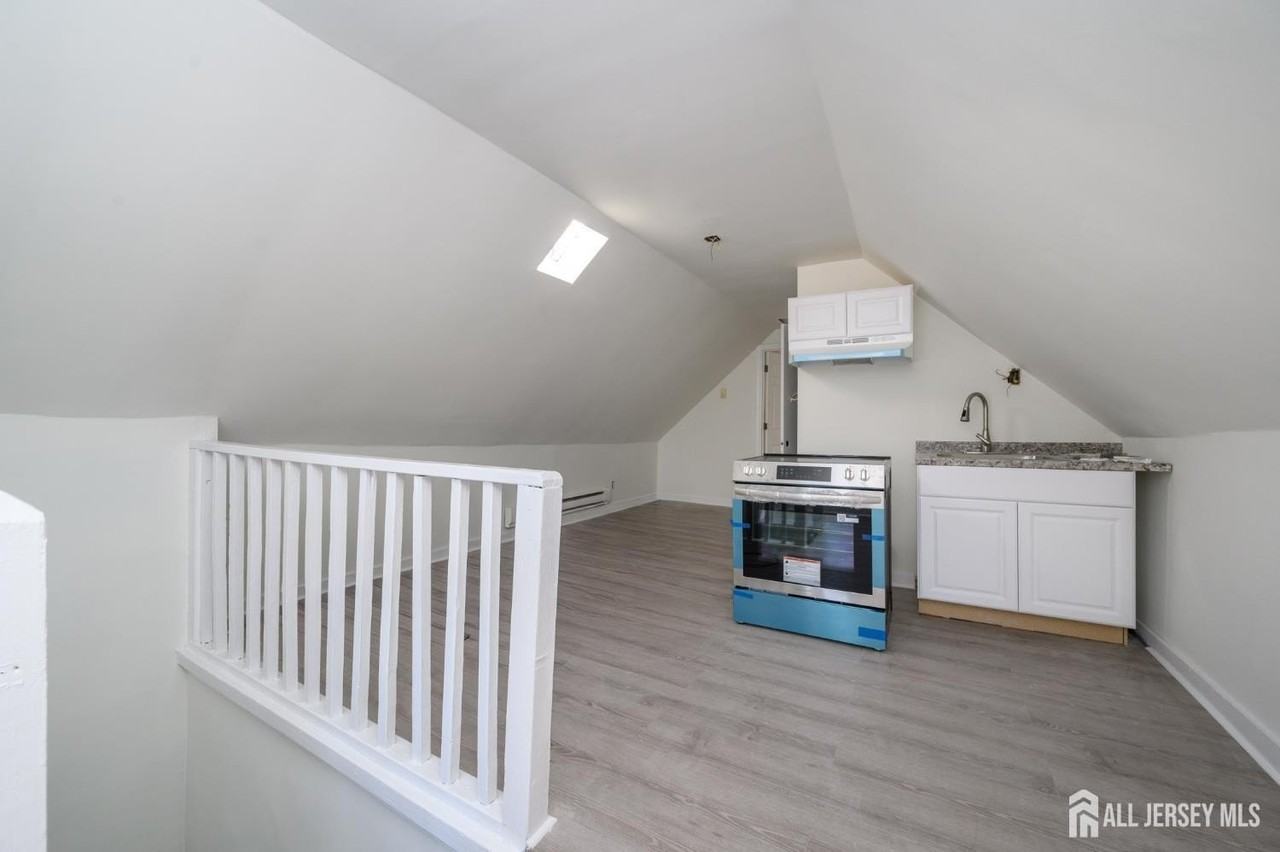 377 Delavan St #3