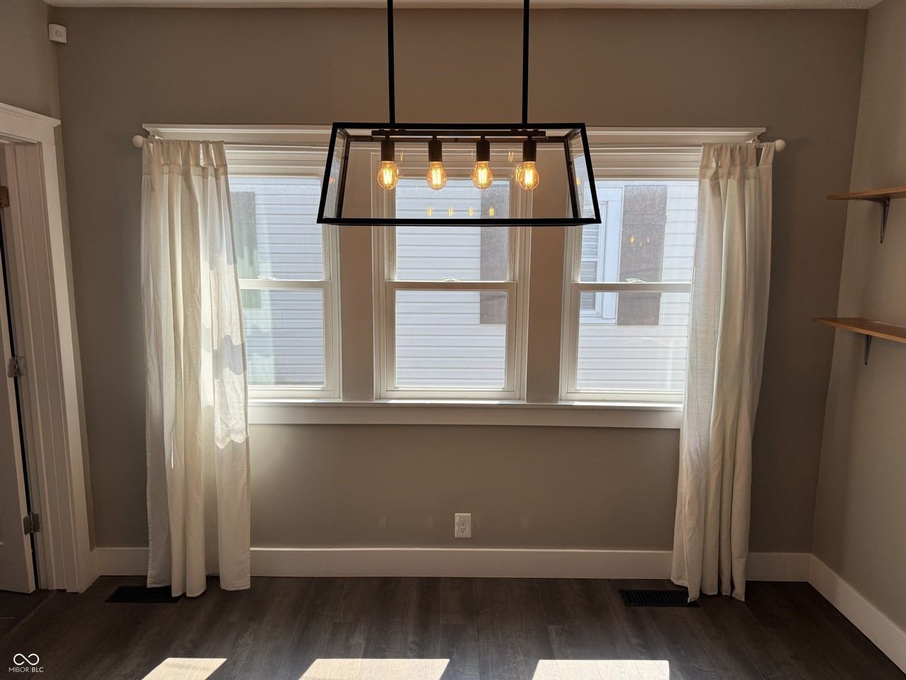 75 W Pearl St - Photo 3 of 35