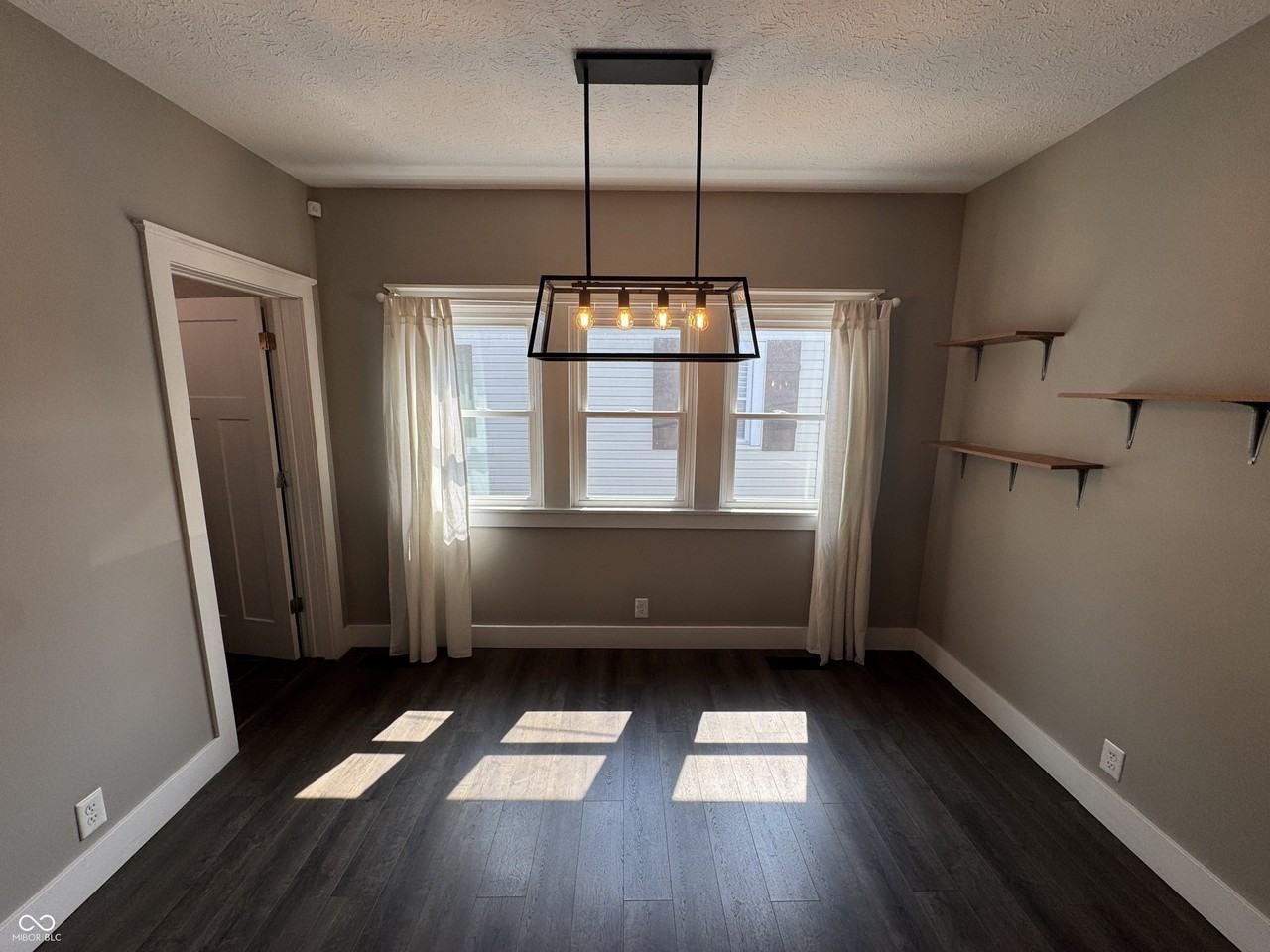 75 W Pearl St - Photo 4 of 35