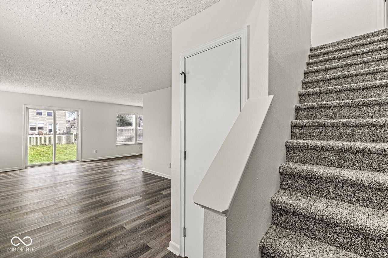 1316 Freemont Ln - Photo 2 of 22