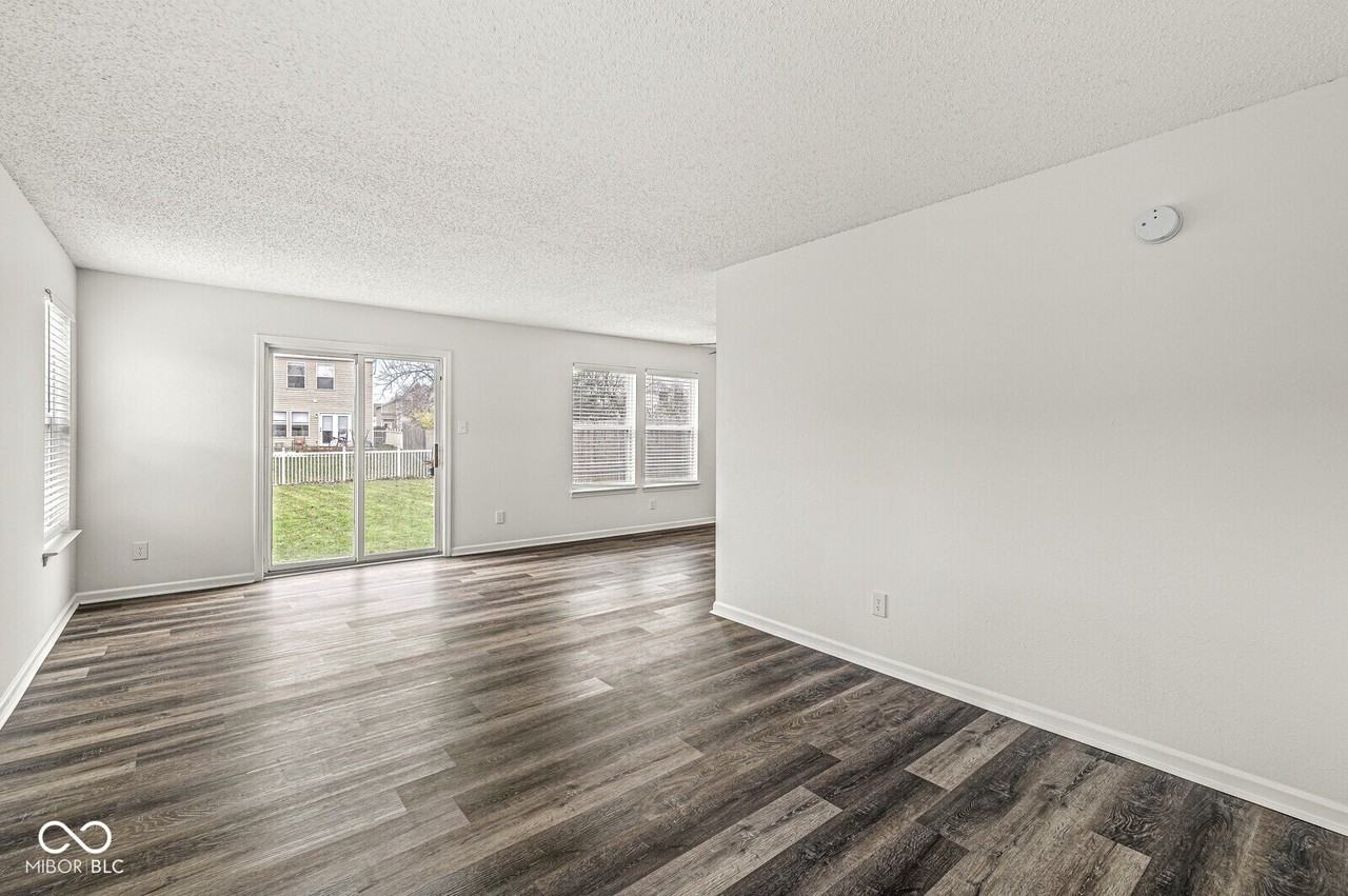 1316 Freemont Ln - Photo 3 of 22