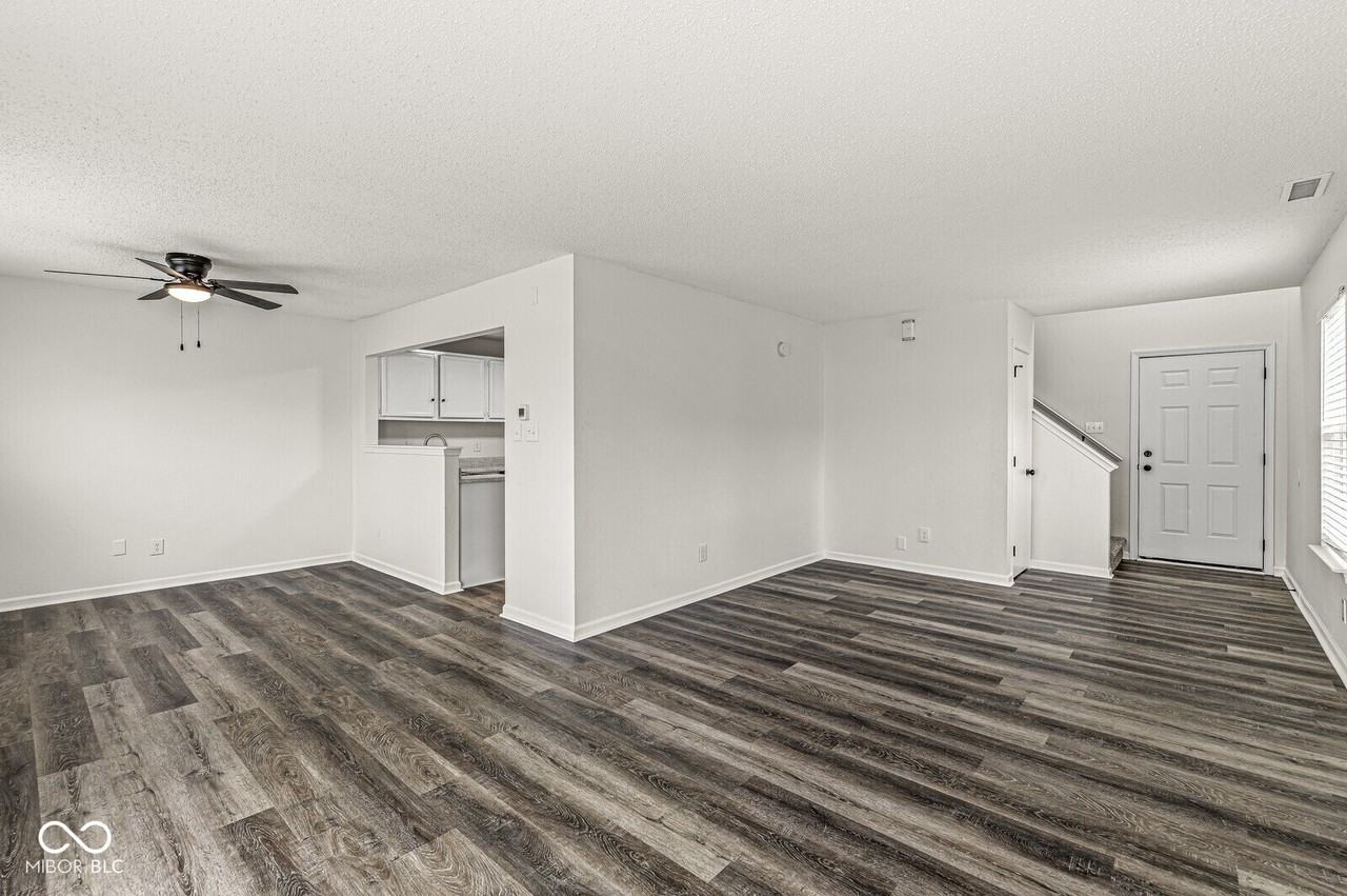 1316 Freemont Ln - Photo 4 of 22