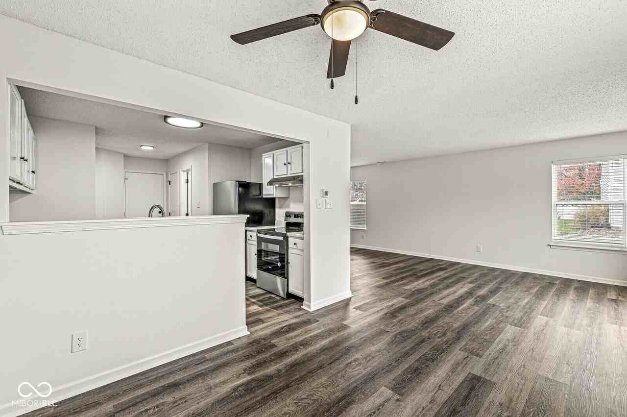1316 Freemont Ln - Photo 5 of 22