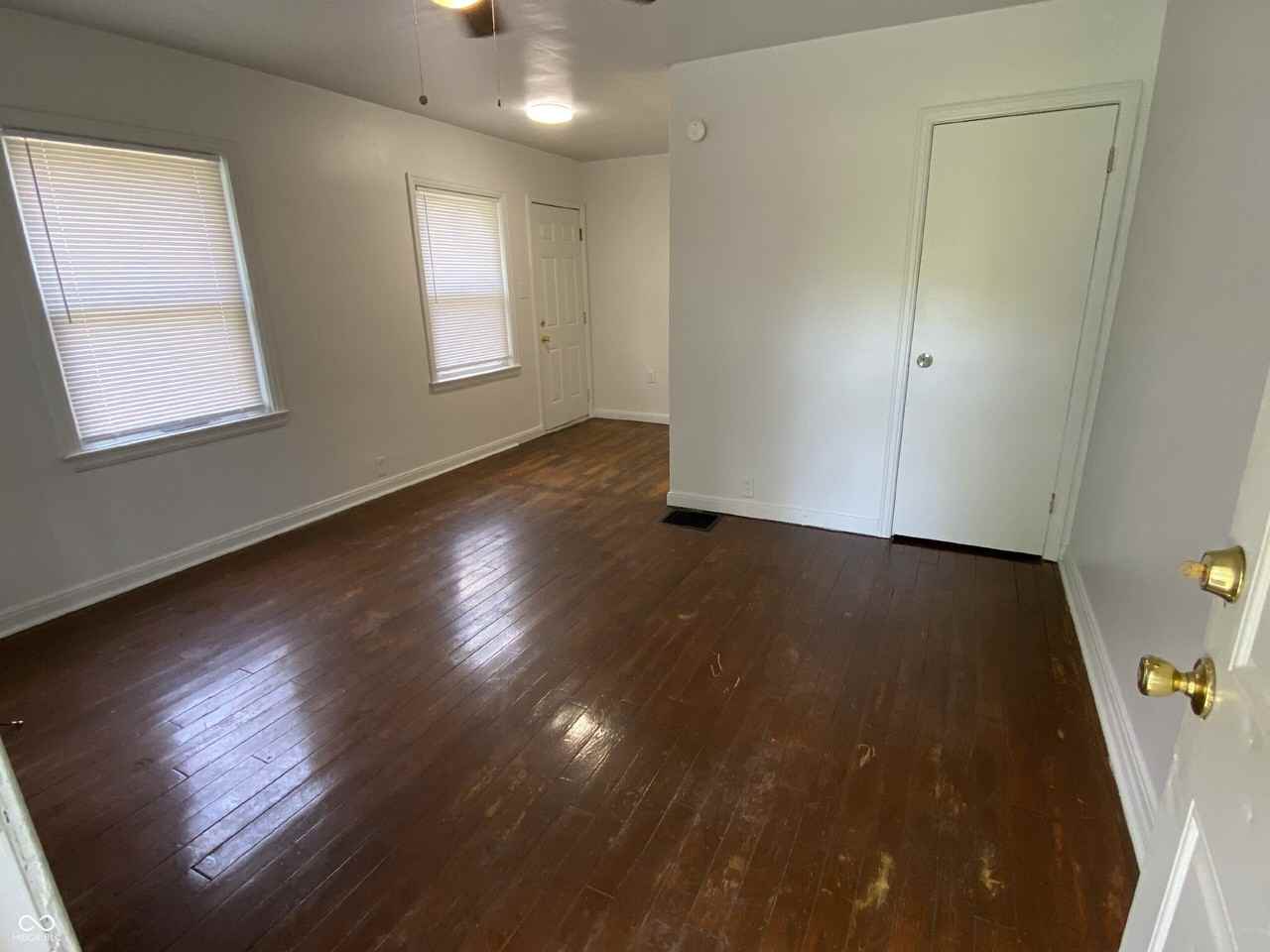 623 N Tibbs Ave - Photo 2 of 10