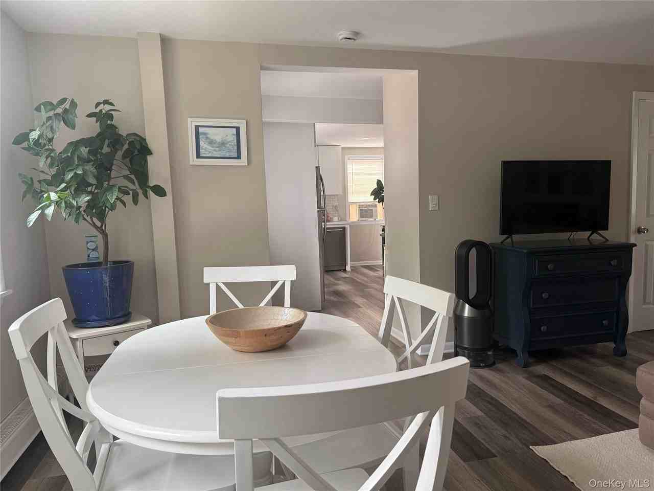 37 Edgemont Rd #2A - Photo 5 of 9