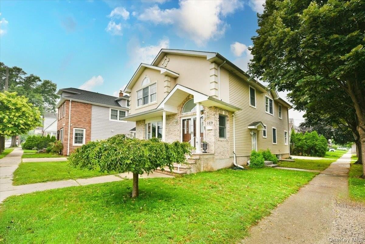 109 Charles St - Photo 2 of 27