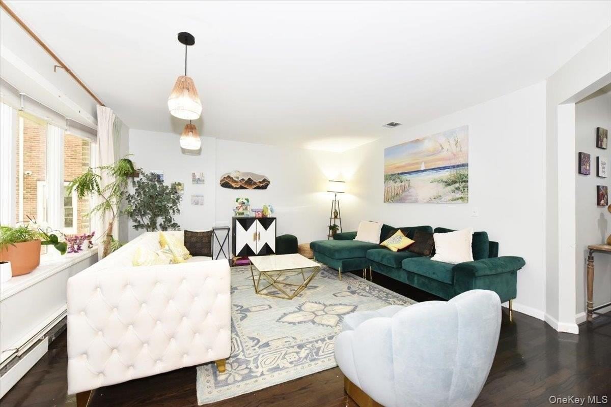 109 Charles St - Photo 6 of 27