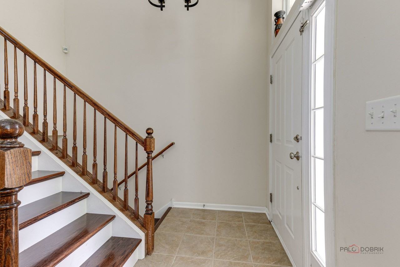 533 Plaza Pl - Photo 6 of 33