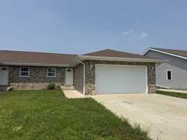 featured image of 940 W Bergera Rd