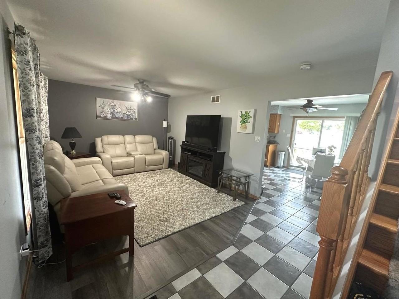 7005 Manchester Dr - Photo 3 of 28