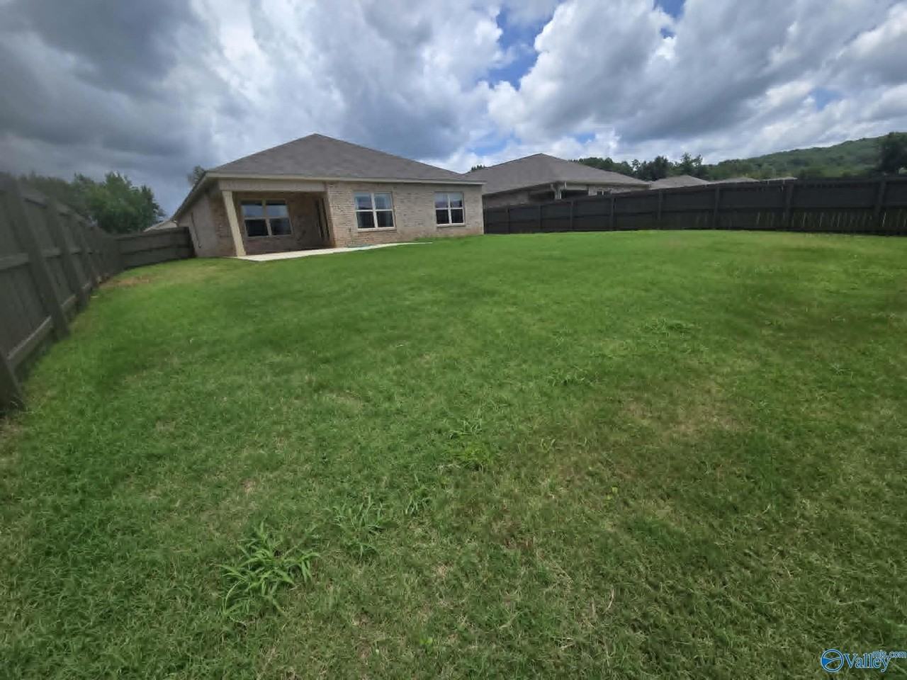 427 Jackson Point Cir - Photo 3 of 19