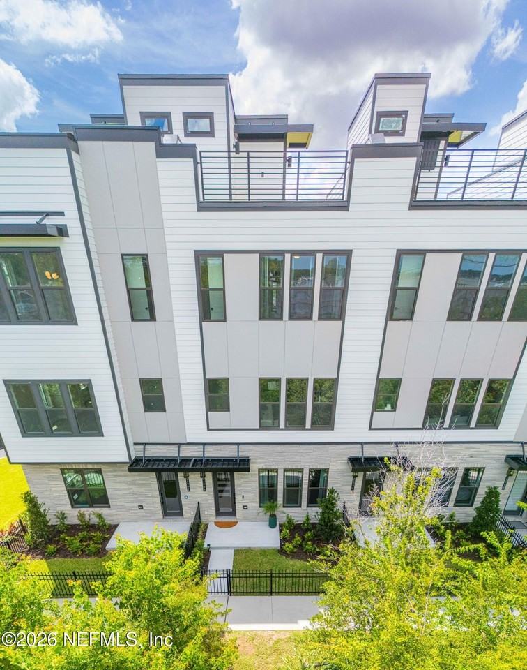 2044 Prudential Dr - Photo 4 of 40