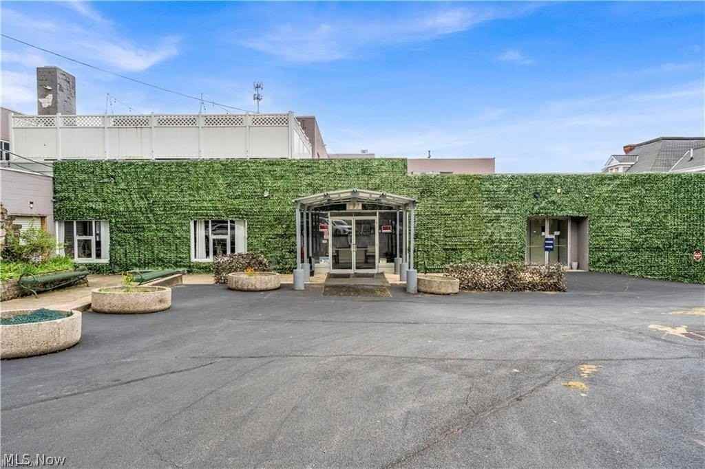 797 E Market St #203 - Photo 4 of 23