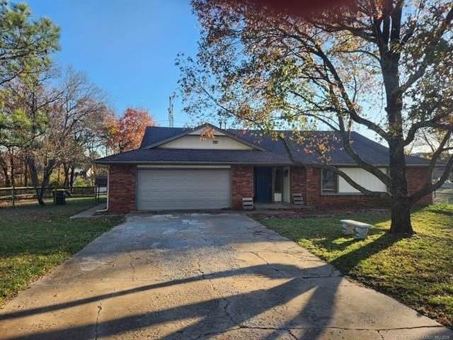 208 W 118th St S - Photo 2 of 24