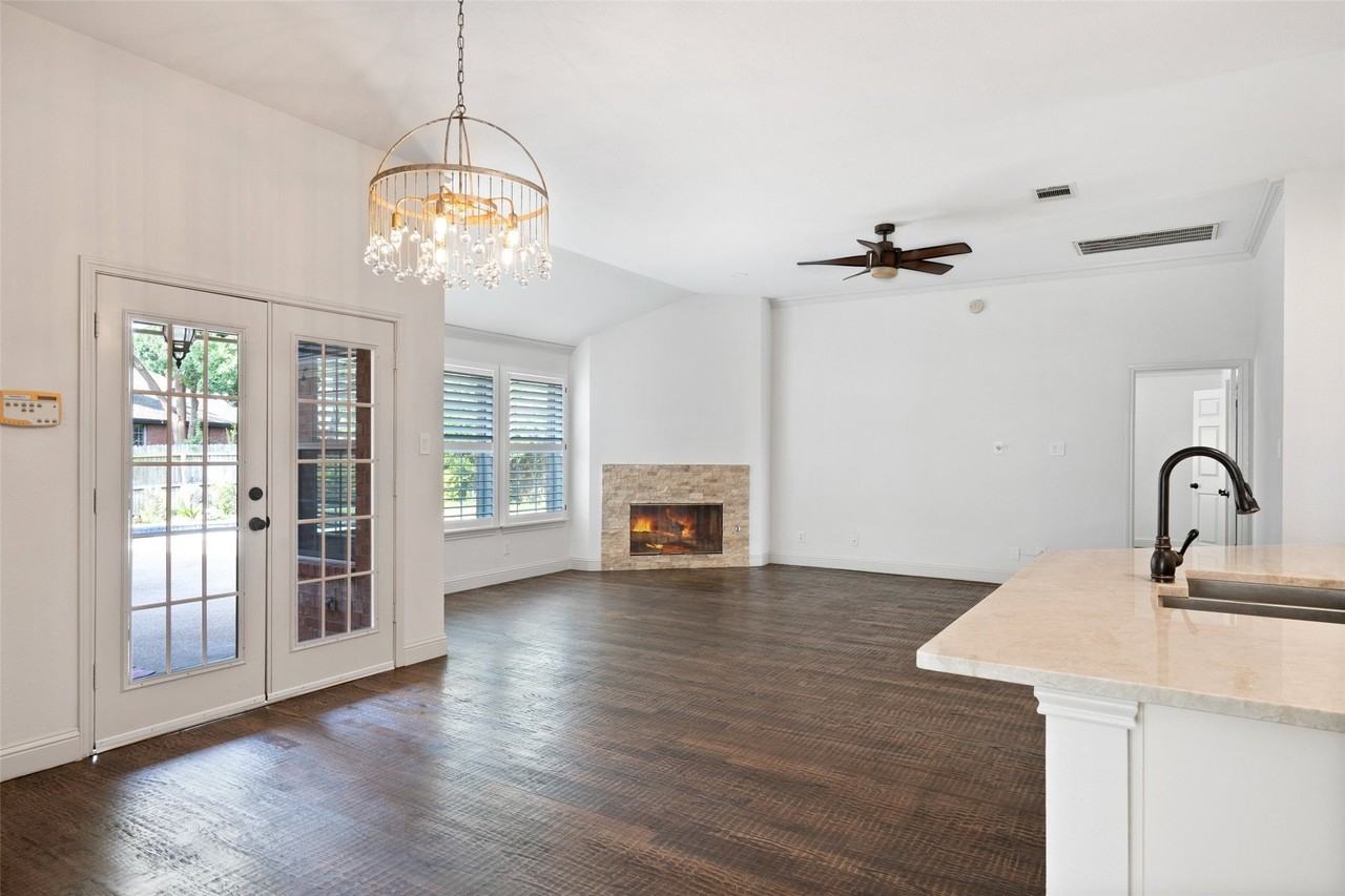 1305 Normandy Dr - Photo 6 of 16