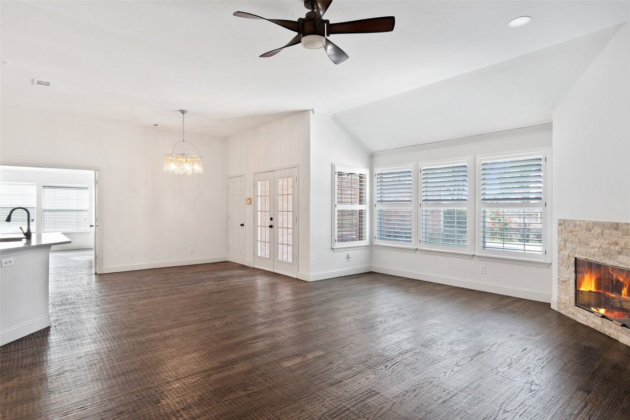 1305 Normandy Dr - Photo 7 of 16