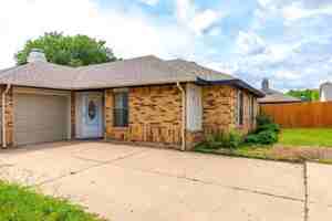 featured image of 33 Crockett Ct