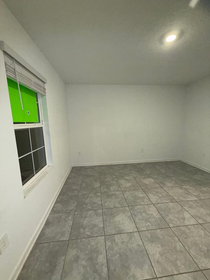 225 Lawson Ave #1 - Photo 3 of 9