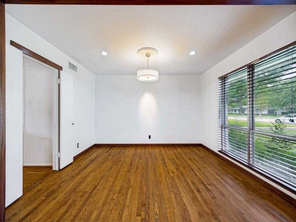 5938 Willow Ln - Photo 3 of 12