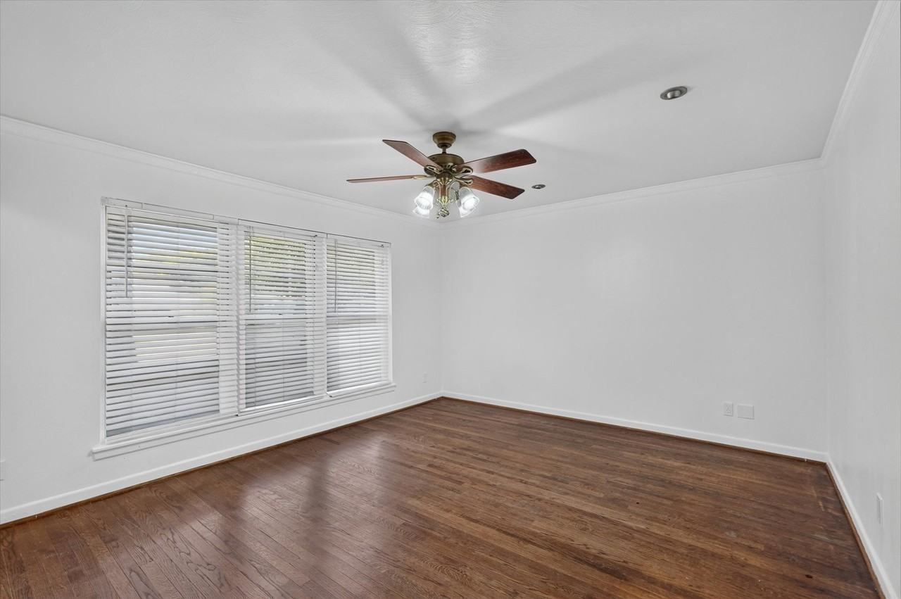 2539 Highwood Dr - Photo 2 of 21