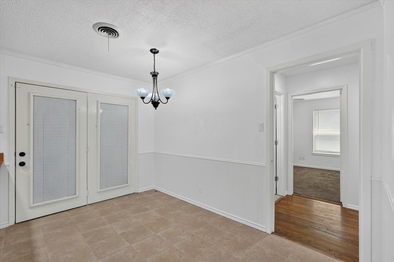 2539 Highwood Dr - Photo 6 of 21