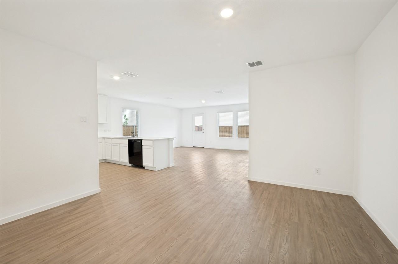 14188 Golden Bridge Dr - Photo 5 of 25