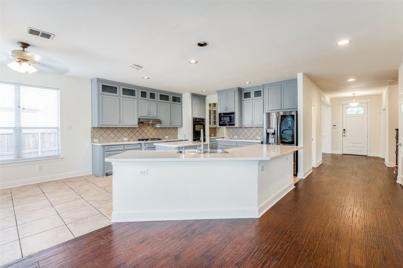 14575 Daneway Dr - Photo 7 of 36