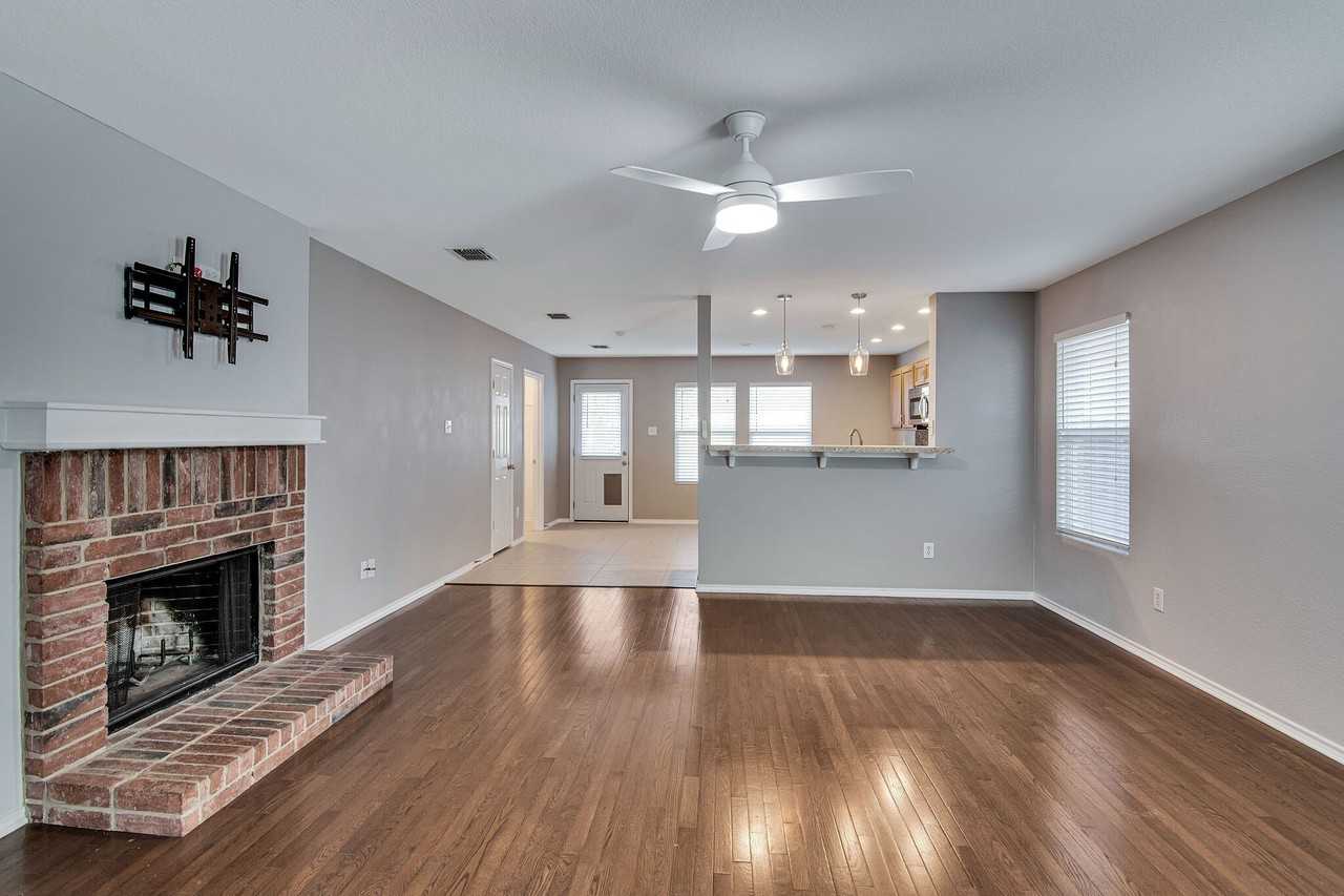 1817 Kittredge Way - Photo 3 of 18