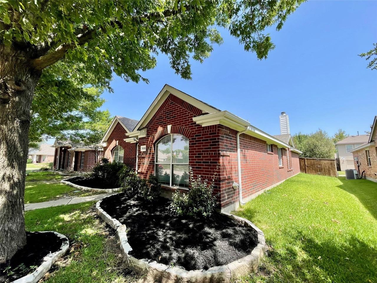 1535 Silver Spur Dr - Photo 3 of 40