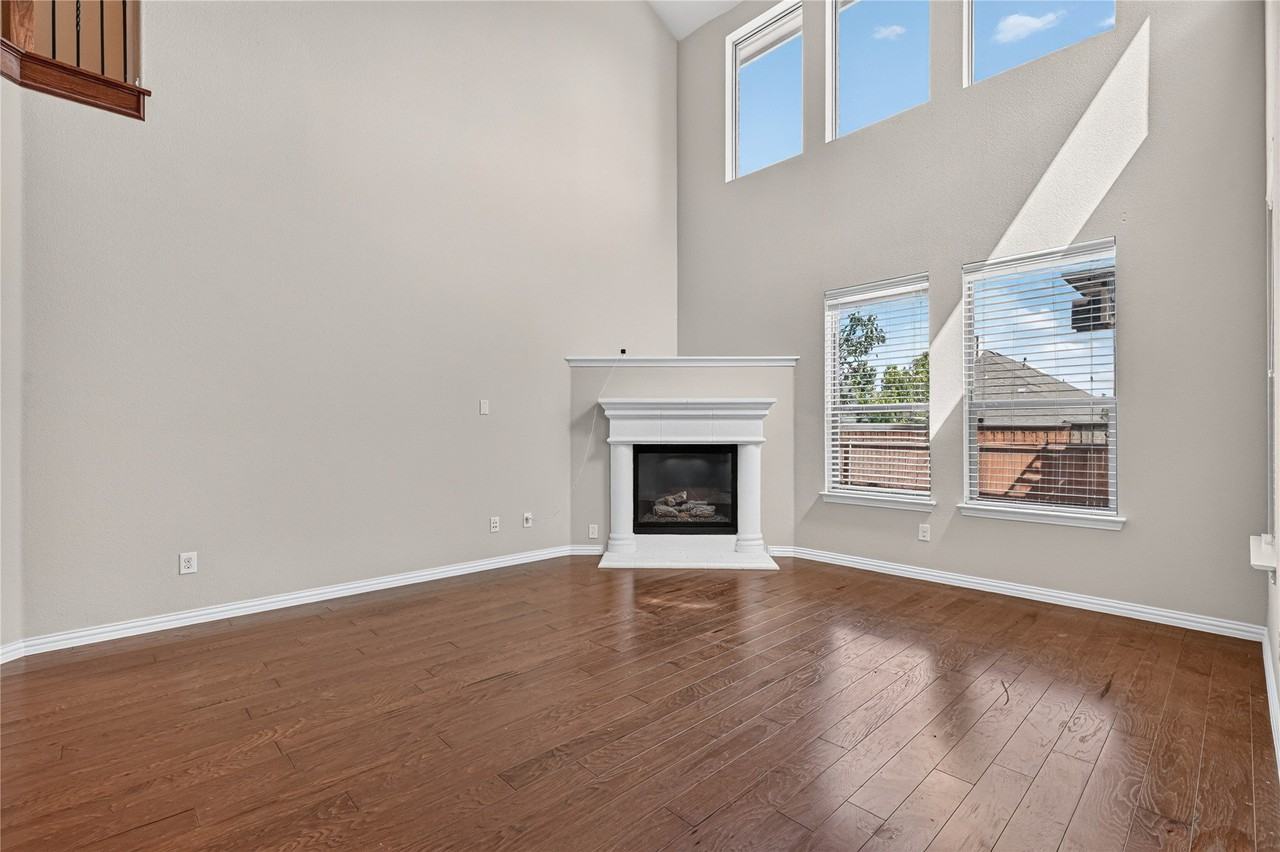 1049 Chickasaw Dr - Photo 4 of 25