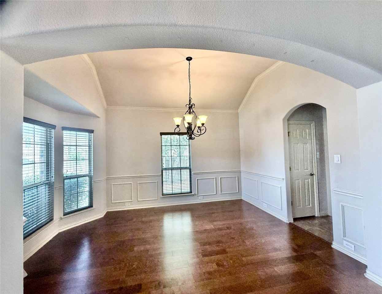 1701 Creosote Dr - Photo 3 of 27