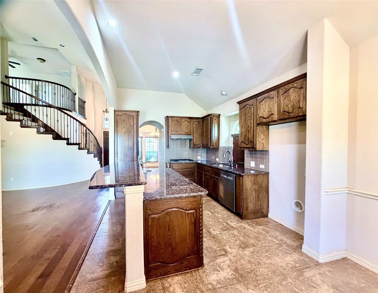 1701 Creosote Dr - Photo 5 of 27