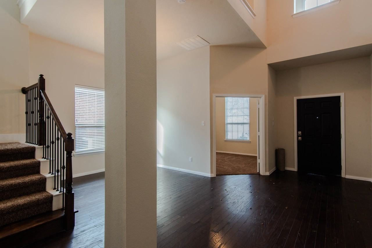 1512 Cockatiel Dr - Photo 4 of 40