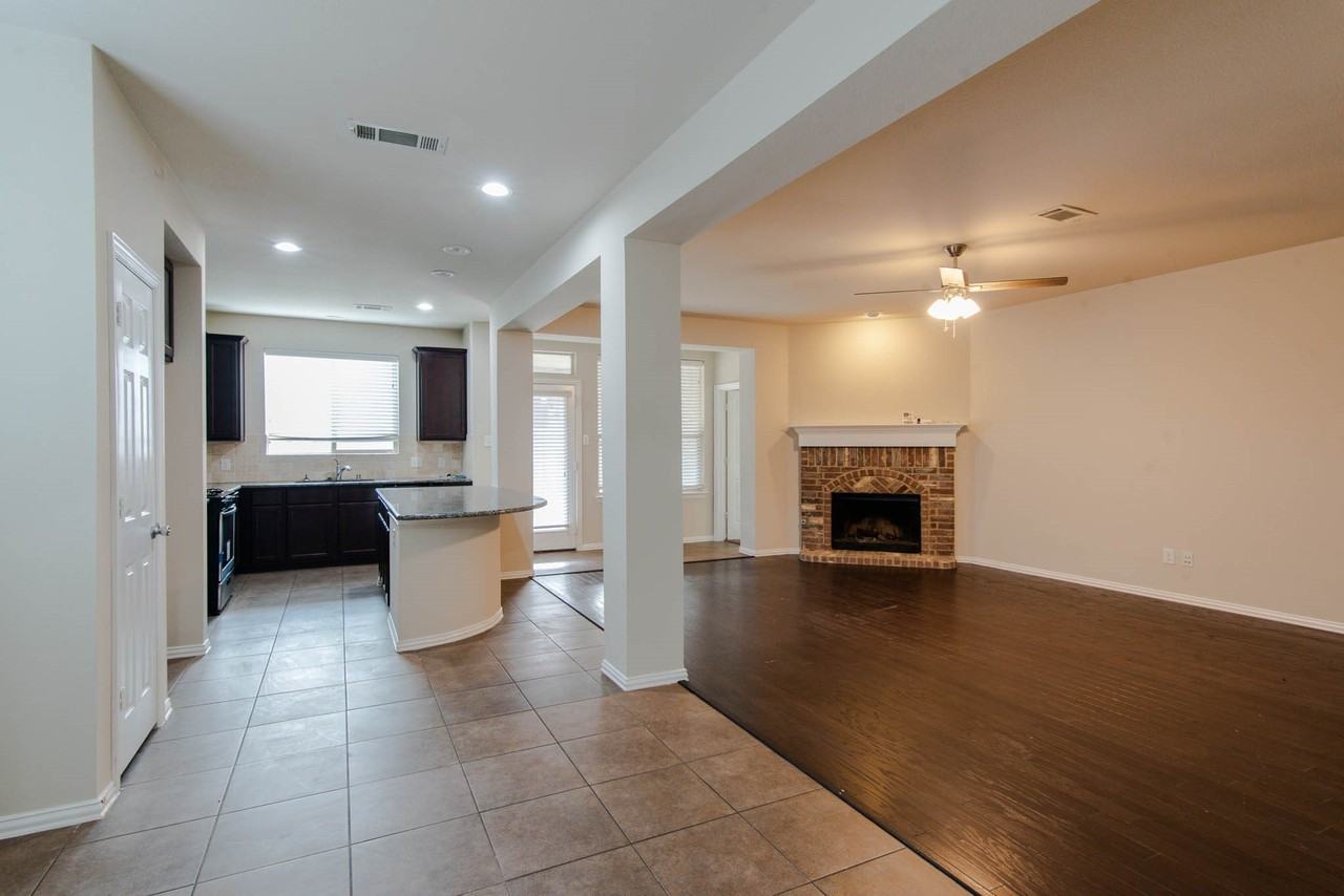1512 Cockatiel Dr - Photo 6 of 40