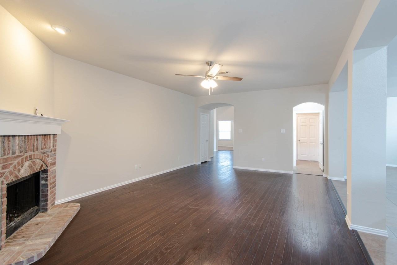 1512 Cockatiel Dr - Photo 7 of 40