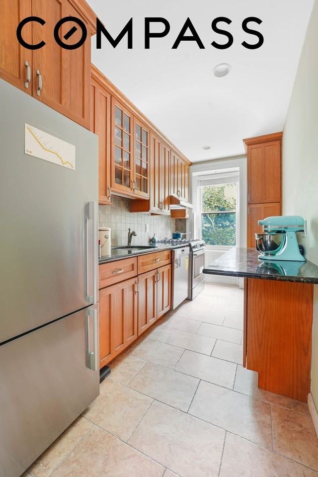 604 Carlton Ave #3 - Photo 4 of 10
