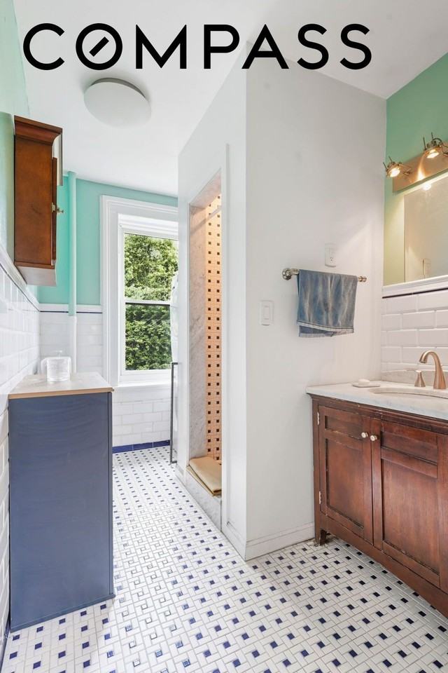604 Carlton Ave #3 - Photo 5 of 10