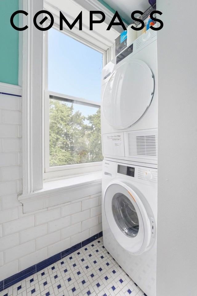 604 Carlton Ave #3 - Photo 6 of 10