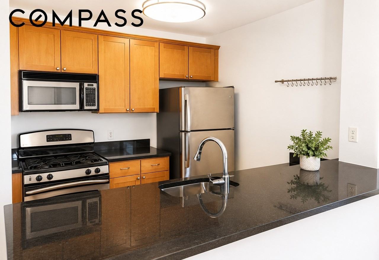 150 S 1st St #3C - Photo 4 of 15