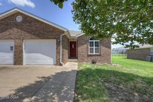 featured image of 1719 Red Bird Dr #A