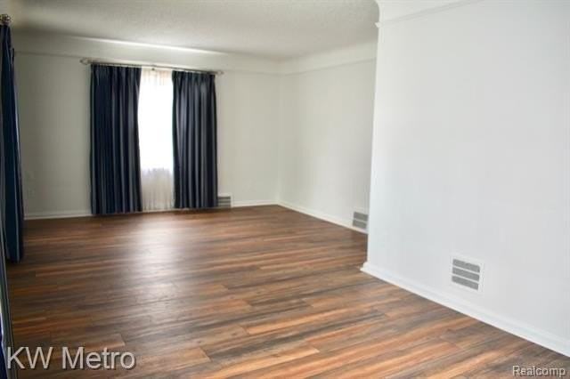 619 N Elizabeth St - Photo 3 of 16