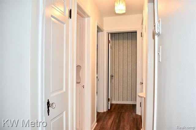 619 N Elizabeth St - Photo 7 of 16