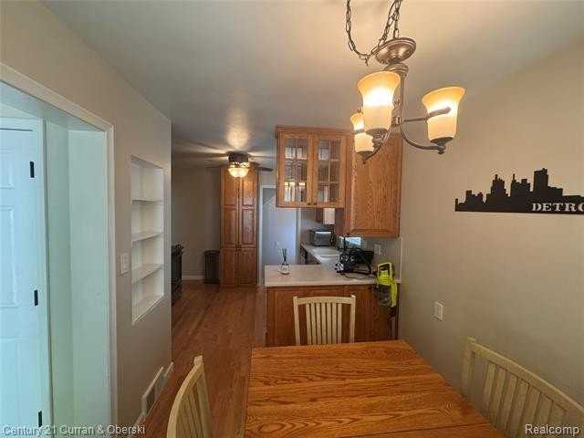 214 N Connecticut Ave - Photo 4 of 47