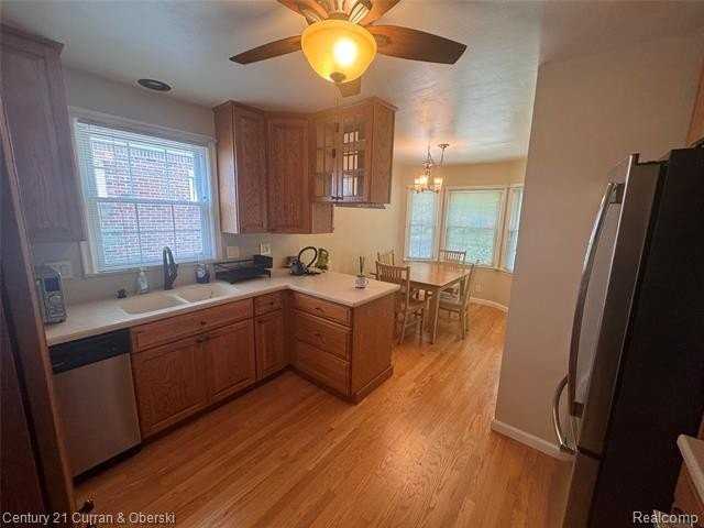 214 N Connecticut Ave - Photo 5 of 47