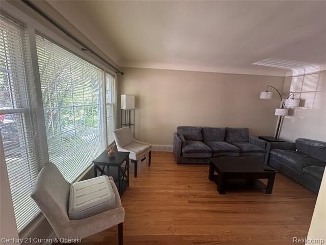 214 N Connecticut Ave - Photo 7 of 47