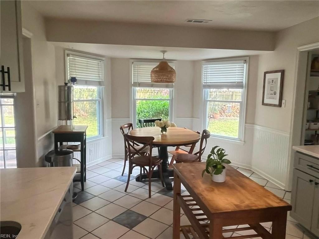 2505 Castle Hill Ct - Photo 3 of 27
