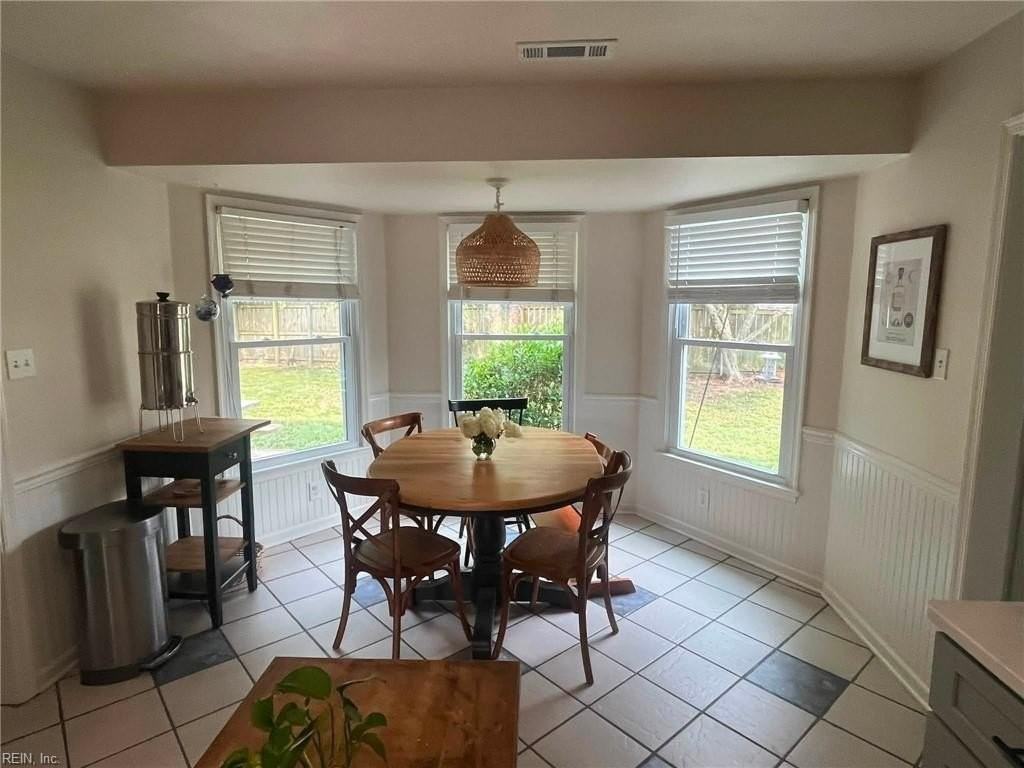 2505 Castle Hill Ct - Photo 5 of 27